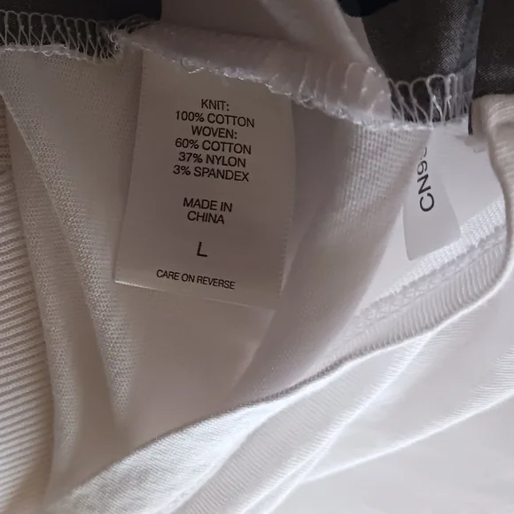 NY&Co. Black/ White checkered top. L EUC - Picture 7 of 7